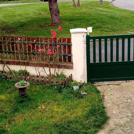 Au Calme Panzió Verneuil d'Avre et d'Iton Kültér fotó